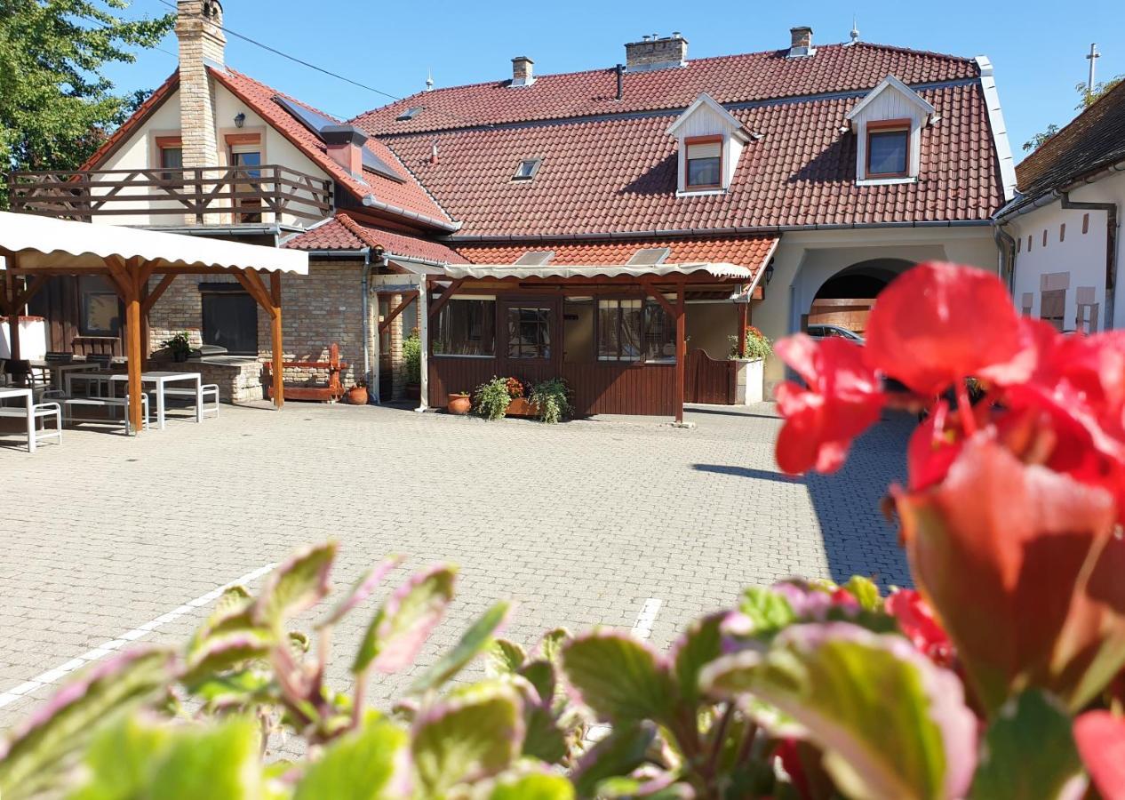 Nádasdi Ház Szekszárd Exterior foto