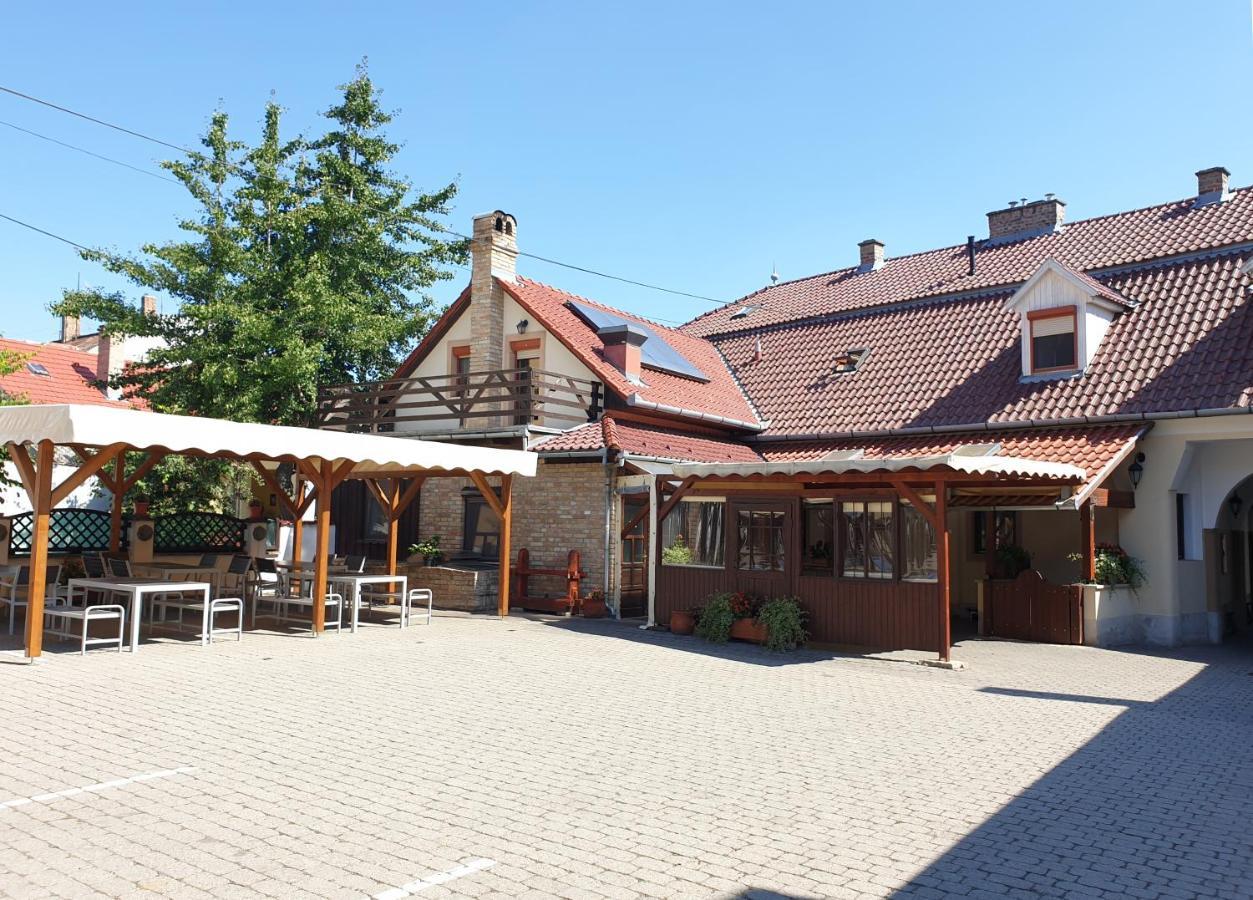 Nádasdi Ház Szekszárd Exterior foto